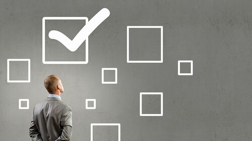 anzugtraeger-checkboxes-70817875-fo-sergey-nivens