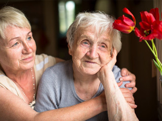 mutter-und-tochter-112173064-fo-de-visu