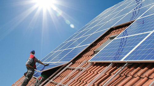 photovoltaik-montage-21965224-fo-simon-kraus