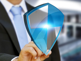 anzugtraeger-digitales-schild-118672708-fo-sdecoret