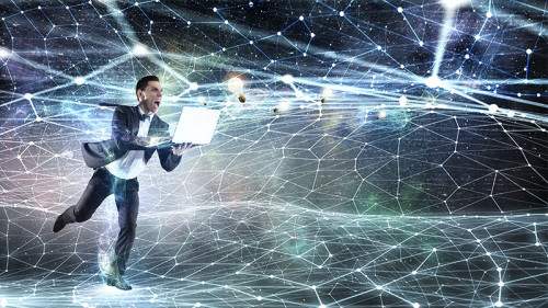 anzugtraeger-laptop-cybersapce-123398413-fo-sergey-nivens