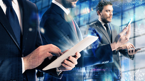 anzugtraeger-tablets-113649516-fo-alphaspirit