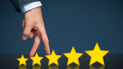 hand-auf-sternen-109501626-fo-jakub-jirsak