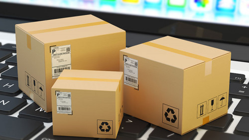 pakete-auf-laptop-86205512-fo-cybrain