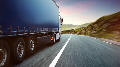 lkw-landstrasse-82637050-fo-lassedesignen
