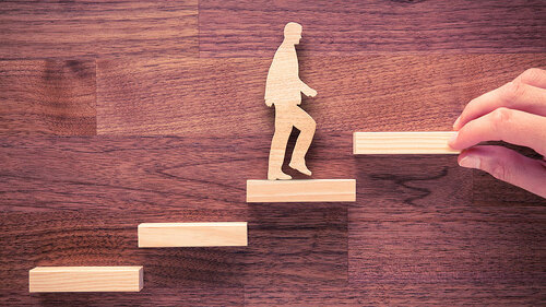 treppe-maennchen-116934133-fo-jakub-jirsak