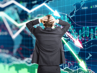 anzugtraeger-kurse-fallen-100885594-fo-peshkov