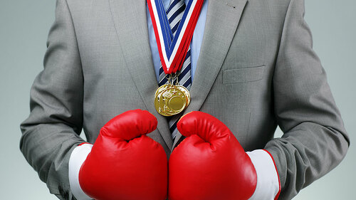 Anzugtraeger-Boxhandschuhe-Medaillen-66707894-FO-Brian-Jackson