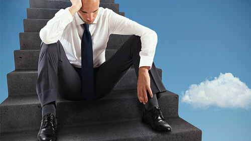 Anzugtraeger-deprimiert-120738588-FO-alphaspirit