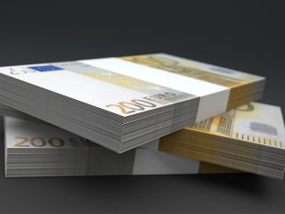 3-200-euro-buendel-54204100-FO-Christopher-Pahl