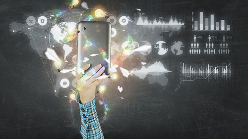 arm-handy-smartphone-136191416-FO-Sergey-Nivens