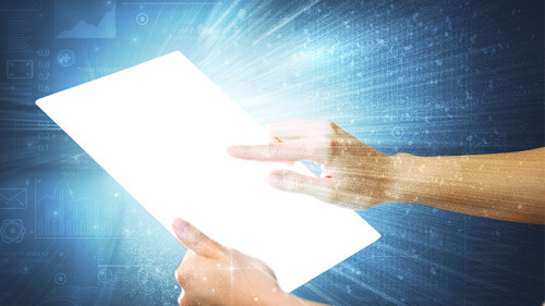 Haende-Dokument-digital-134856911-FO-ra2-studio