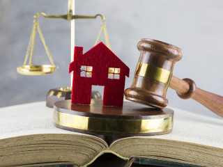 hammer-haus-recht-132212339-FO-aytuncoylum