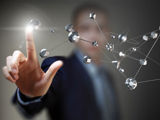 Anzugtraeger-Netzwerk-136935160-FO-Sergey-Nivens