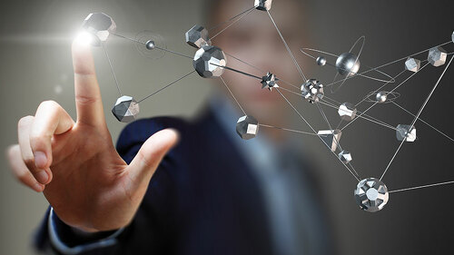 Anzugtraeger-Netzwerk-136935160-FO-Sergey-Nivens