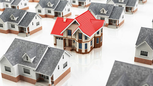 Rotes-unter-grauen-Haeuschen-106433409-FO-Maksym-Yemelyanov