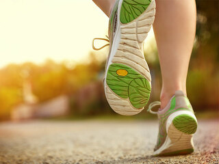 Joggerin-Laufschuhe-116519780-FO-underdogstudios