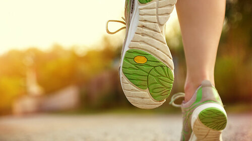 Joggerin-Laufschuhe-116519780-FO-underdogstudios