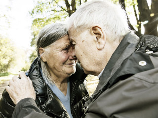 Senioren-Paar-93845634-FO-bilderstoeckchen