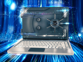 Laptop-Tresortuer-Cyberspace-114568184-FO-alphaspirit