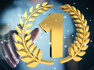 Goldene-Eins-Lorbeerblaetter-158274443-FO-sdecoret