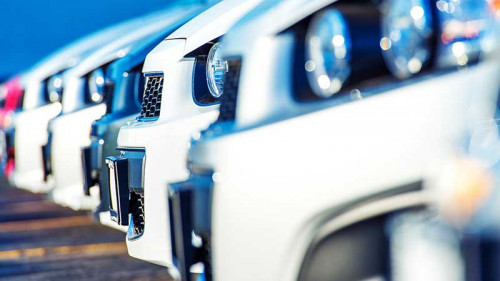 auto-flotte-geparkt-85133294-FO-Tomasz-Zajda