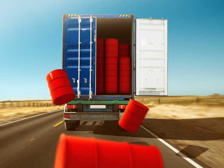 lkw-verliert-ladung-118555814-FO-lassedesignen