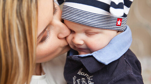Mutter-mit-Kind-165067-PB-PublicDomainPictures