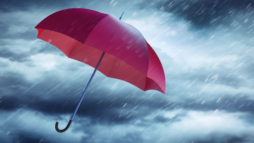 Roter-Regenschirm-Unwetter-103047775-FO-psdesign1