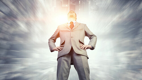 Anzugtraeger-Lichtgestalt-145303776-FO-Sergey-Nivens