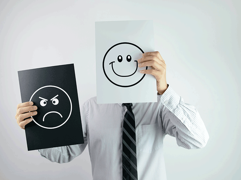 mann-schiler-smiley-happy-smiley-traurig-87198173-FO-Kenishirotie