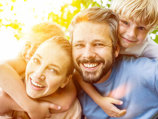 Happy-family-173535400-FO-Robert-Kneschke