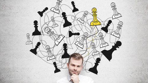 Anzugtraeger-Schachfiguren-106341988-FO-denisismagilov