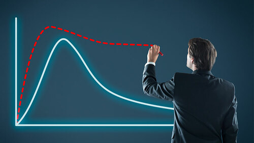 Anzugtraeger-zeichnet-Graphen-122948672-FO-Jakub-Jirsák