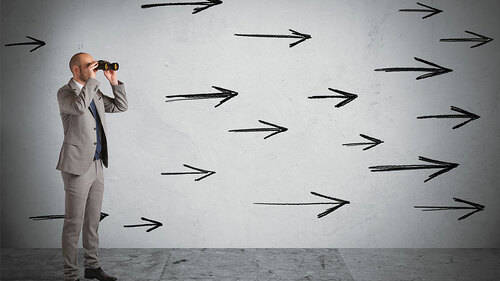 Anzugtraeger-Fernglas-Pfeile-121301089-FO-alphaspirit