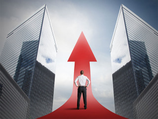 Anzugtraeger-Pfeil-positiv-64131423-FO-alphaspirit