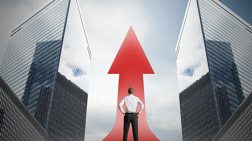 Anzugtraeger-Pfeil-positiv-64131423-FO-alphaspirit