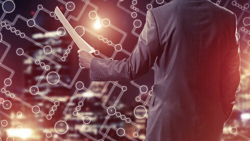 Anzugtraeger-Papier-Netzwerk-173779960-FO-adam121