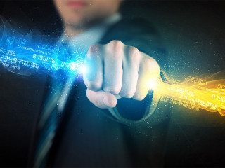 Anzugtraeger-Daten-Schnitstelle-74622409-FO-ra2-studio