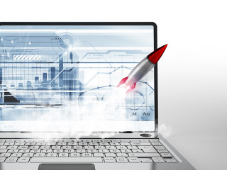 Rakete-aus-Laptop-133966686-FO-alphaspirit