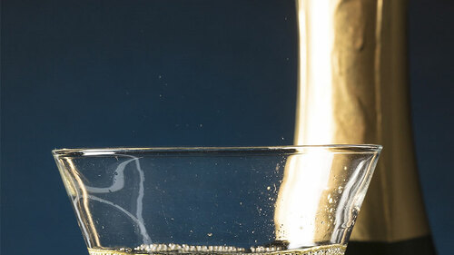 Prosecco-Glas-Flasche-146210456-FO-Gina-Sanders