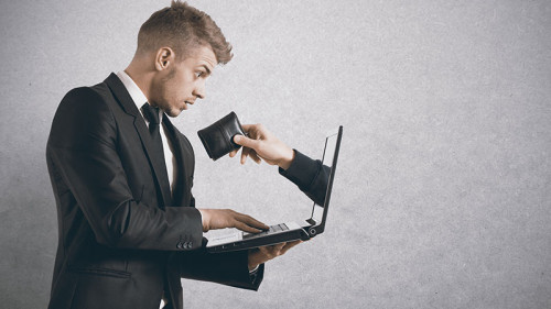 Anzugtraeger-Laptop-Diebstahl-49190668-FO-alphaspirit