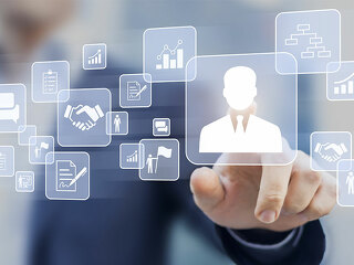 Anzugtraeger-Hand-Koepfe-136542387-FO-NicoElNino