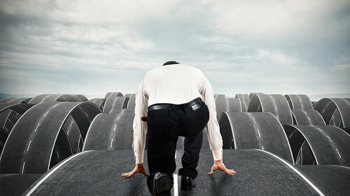 Anzugtareger-Fahrbahnen-159234769-FO-alphaspirit