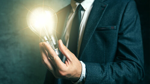 Anzugtraeger-Gluehbirne-112093829-FO-Bits-and-Splits