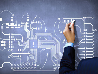 Anzugtraeger-zeichnet-Leiterbahnen-55704379-FO-Sergey-Nivens