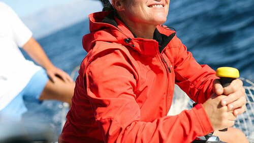 Paar-auf-Segelboot-185219723-FO-nd3000