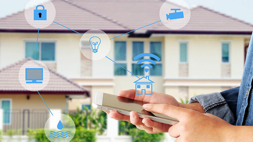 Mann-Tablet-Haus-139552469-FO-mangpor2004