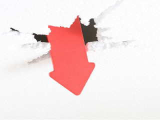 Negativer-Pfeil-rot-193899873-FO-tamayura39