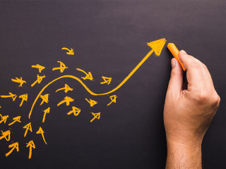 Hand-malt-Pfeile-mit-Kreide-170209190-FO-patpitchaya